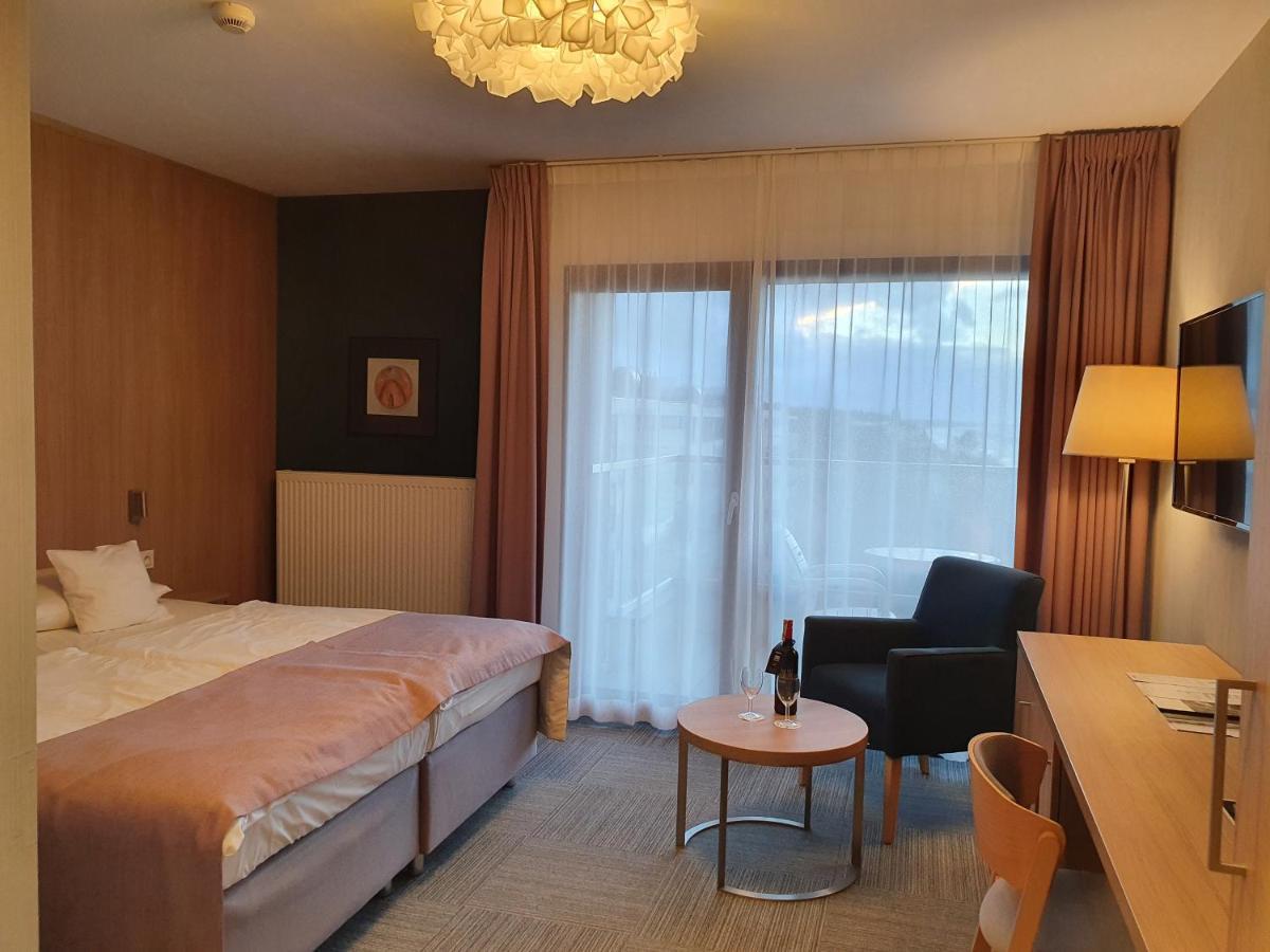 Baltivia Sea Resort Мельно Экстерьер фото